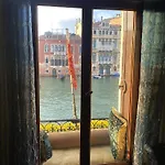 Luxury Apartment On The Grand Canal